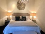 Mastersuite with King bed - Frette Linens